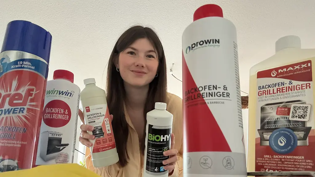Autorin Isabella Campanelli mit Backofenreinigern